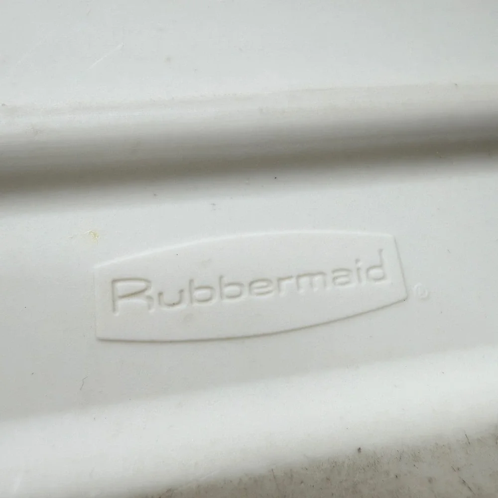 Vintage Rubbermaid 2965 Almond Cream Plastic Laundry Basket 22.5x16.25x10.75
